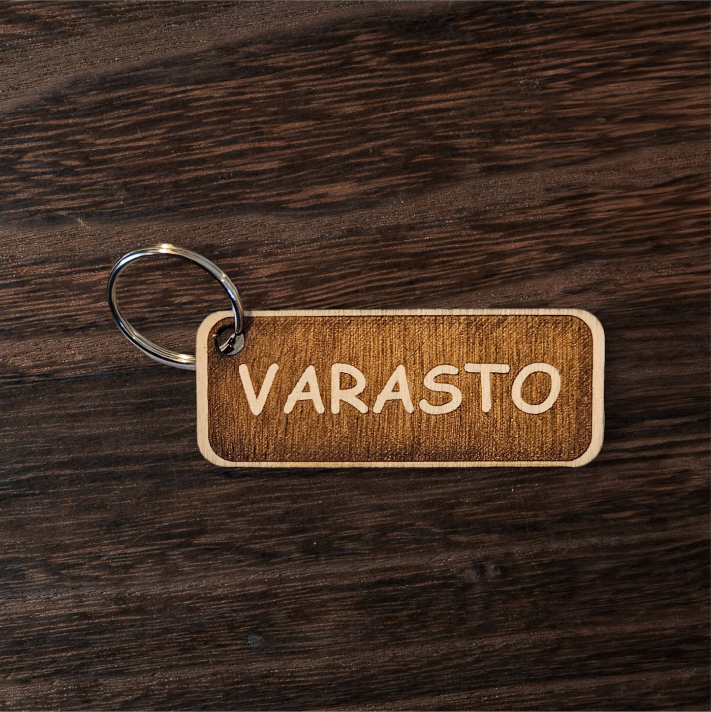 Puinen avaimenperä, Varasto -tekstillä